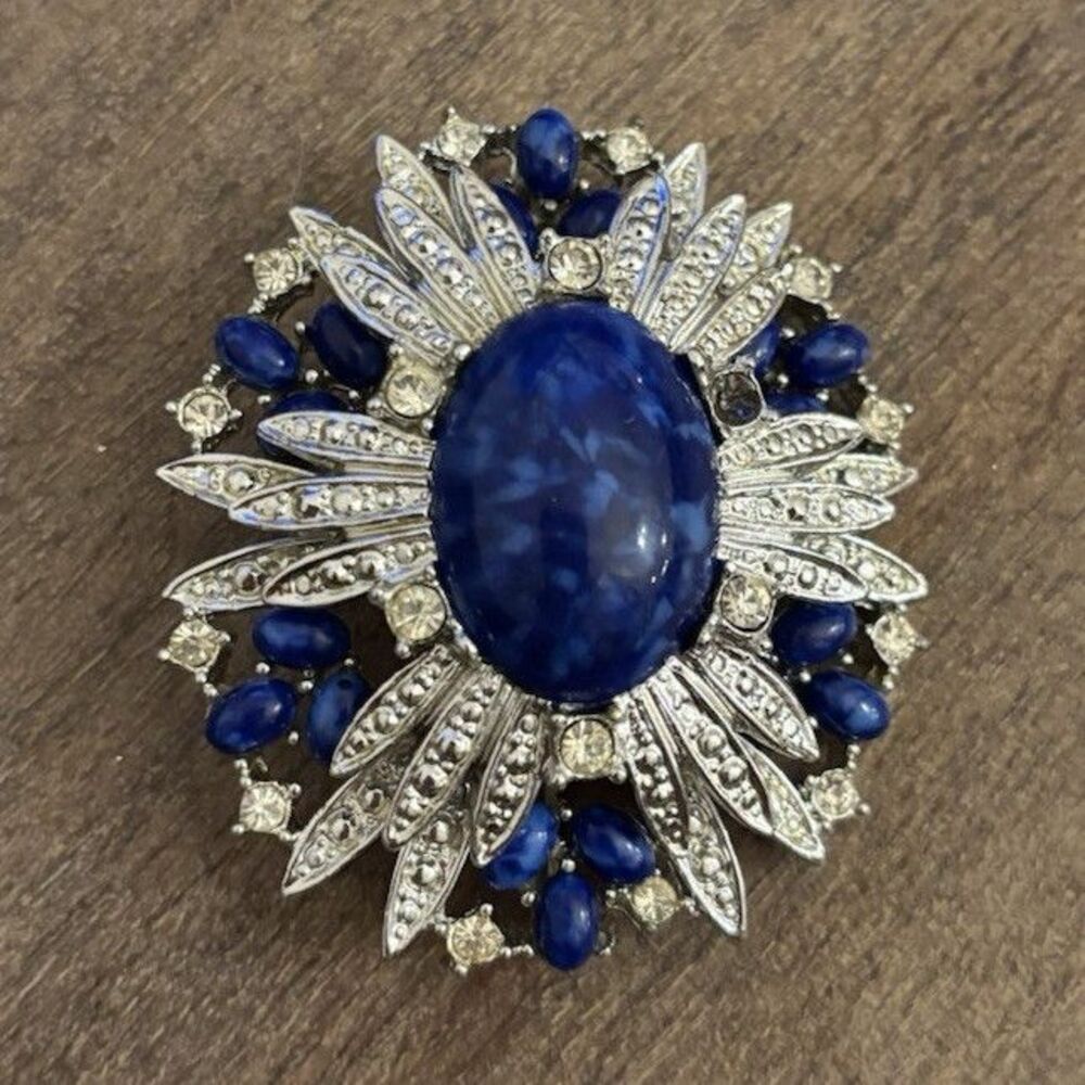 Blue Oval Glass Center Cluster Flower Brooch Pin Silver Tone Sarah Coventry